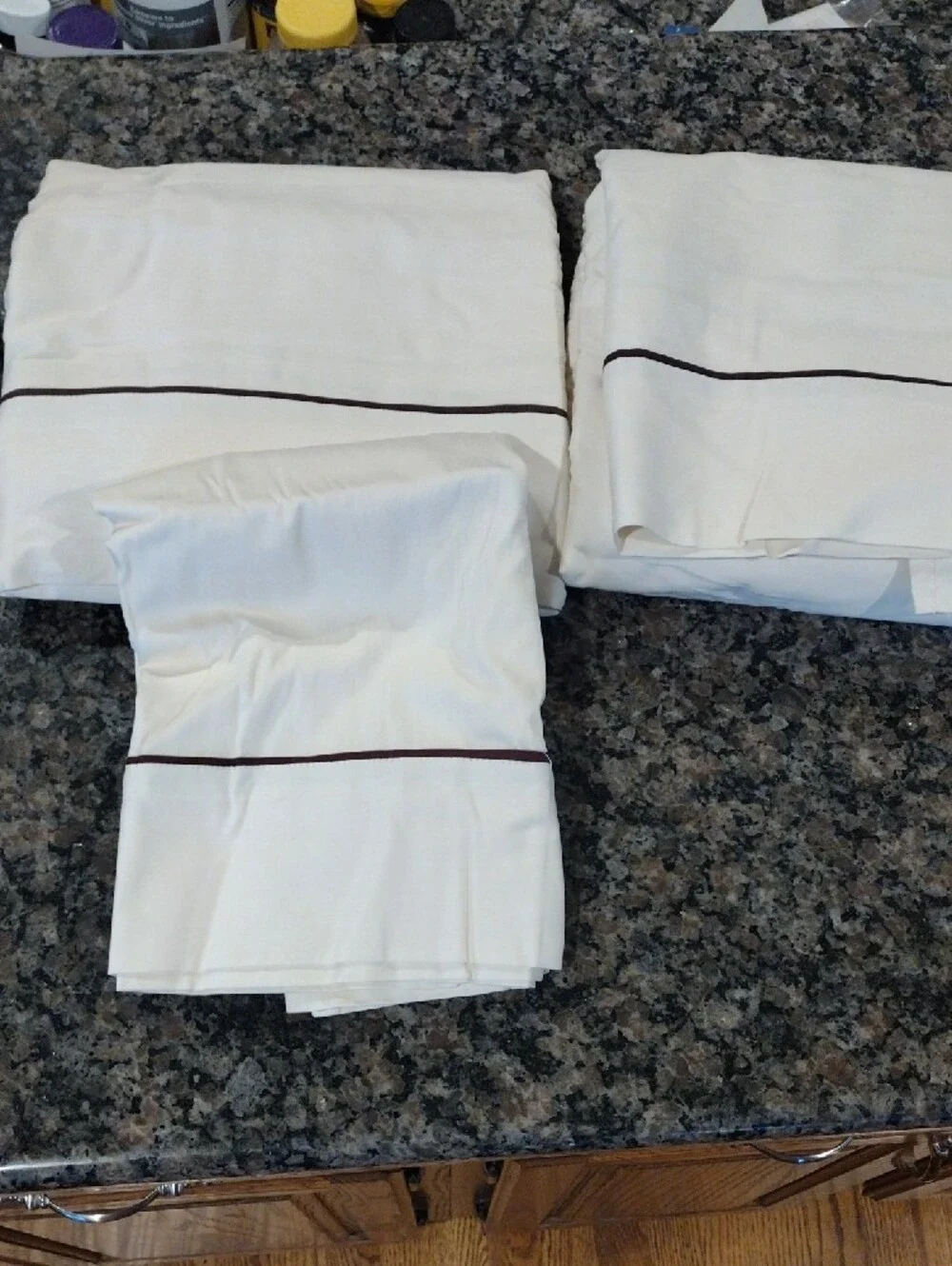 KING 250 Thread Count 100% Cotton 4 piece Sheet cream 2 flat sheet 2 pillow case